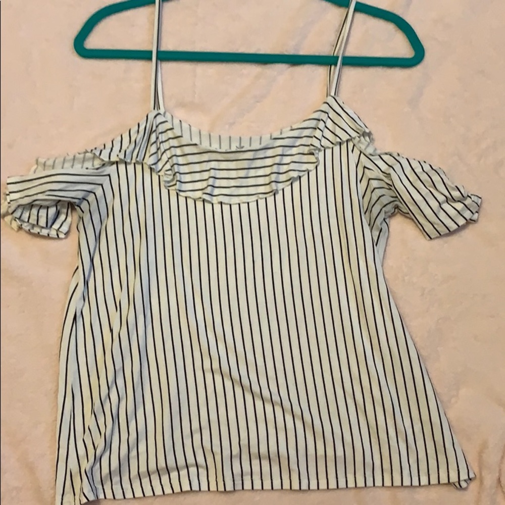American Eagle: Off the shoulder tank top
